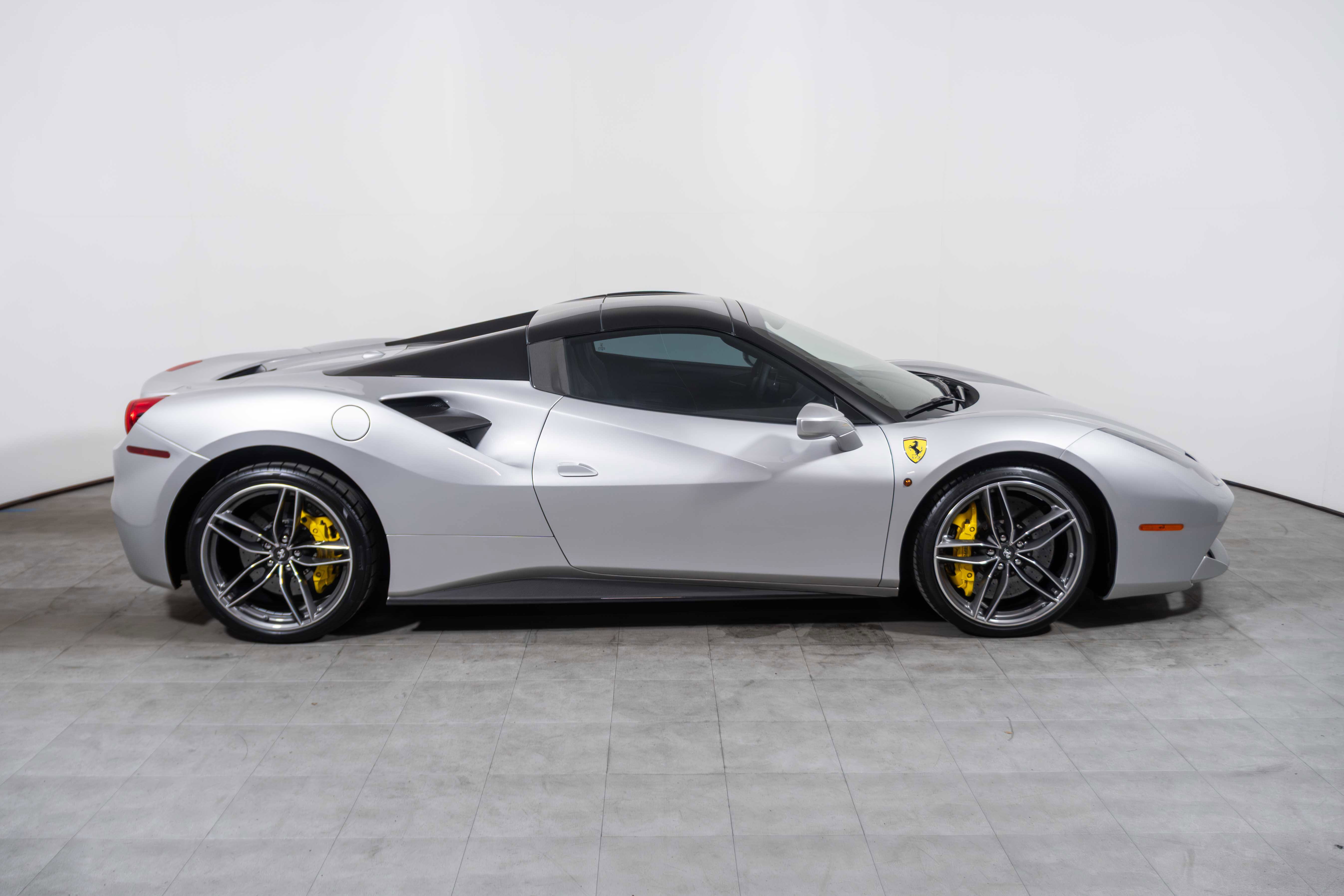 Used 2016 Ferrari 488 Spider image 13