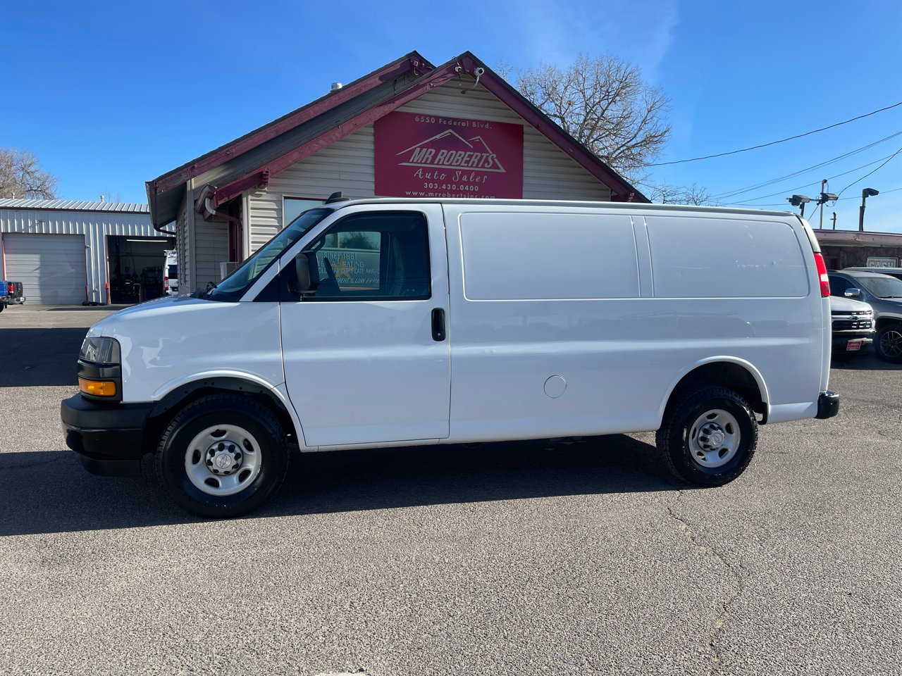 Used 2019 Chevrolet Express 2500 w/ Driver Convenience Package image 5