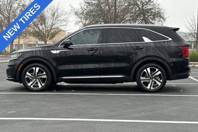 Certified 2023 Kia Sorento SX Prestige w/ Panoramic Sunroof Package image 9