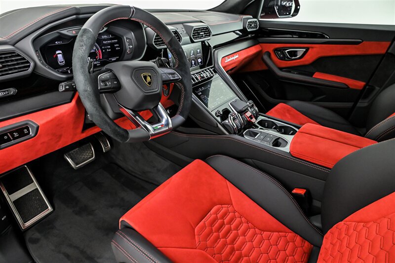 Used 2021 Lamborghini Urus AWD/4WD image 16