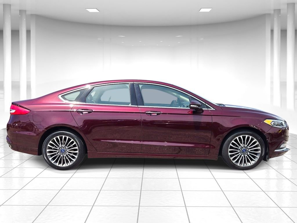 Used 2017 Ford Fusion SE AWD/4WD image 2