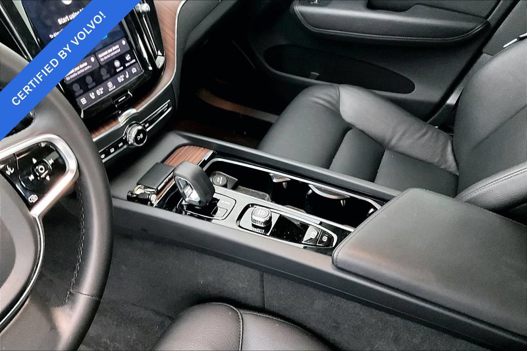 Certified 2024 Volvo XC60 B5 Plus w/ Protection Package Premier AWD/4WD image 16