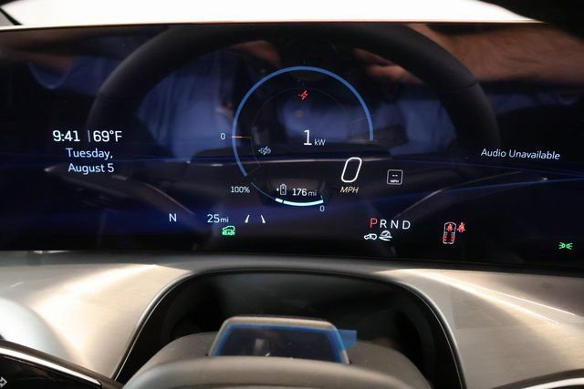 New 2026 Cadillac Vistiq Premium Luxury image 13