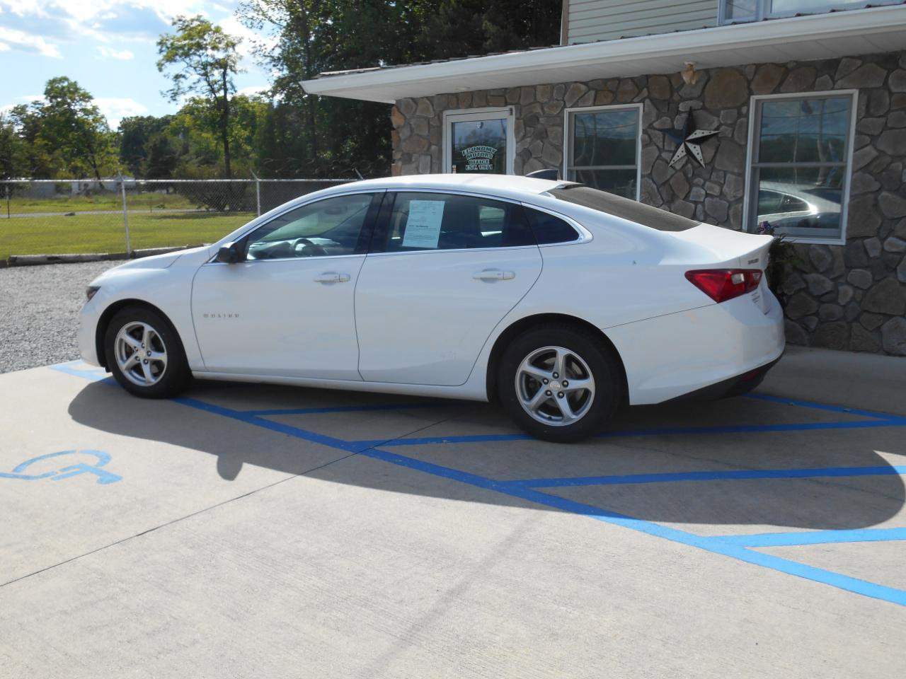 Used 2017 Chevrolet Malibu LS FWD image 17