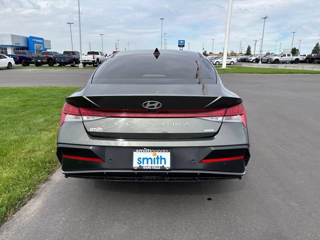 Used 2024 Hyundai Elantra Limited FWD image 4