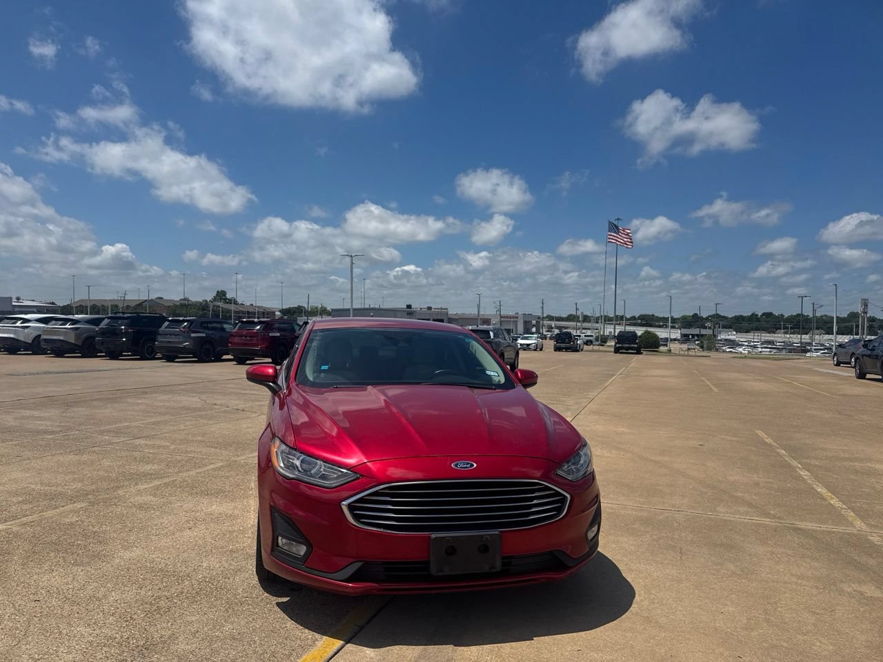 Used 2020 Ford Fusion SE w/ Equipment Group 151A FWD image 4