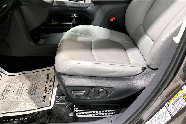 Used 2022 Toyota Sienna LE FWD image 23