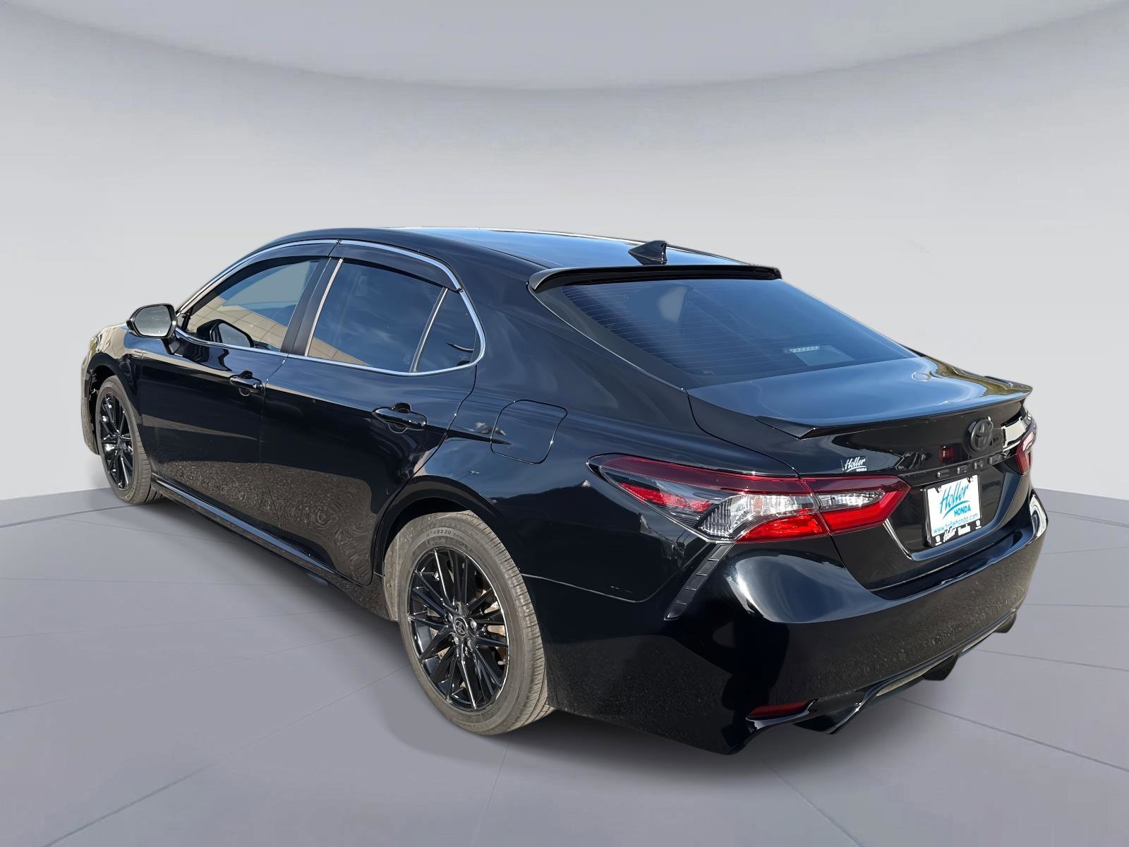 Used 2021 Toyota Camry SE image 6