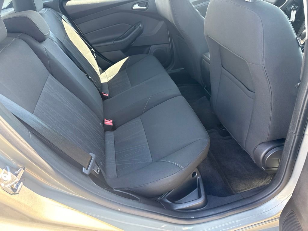 Used 2015 Ford Focus SE w/ SE Sport Package FWD image 34