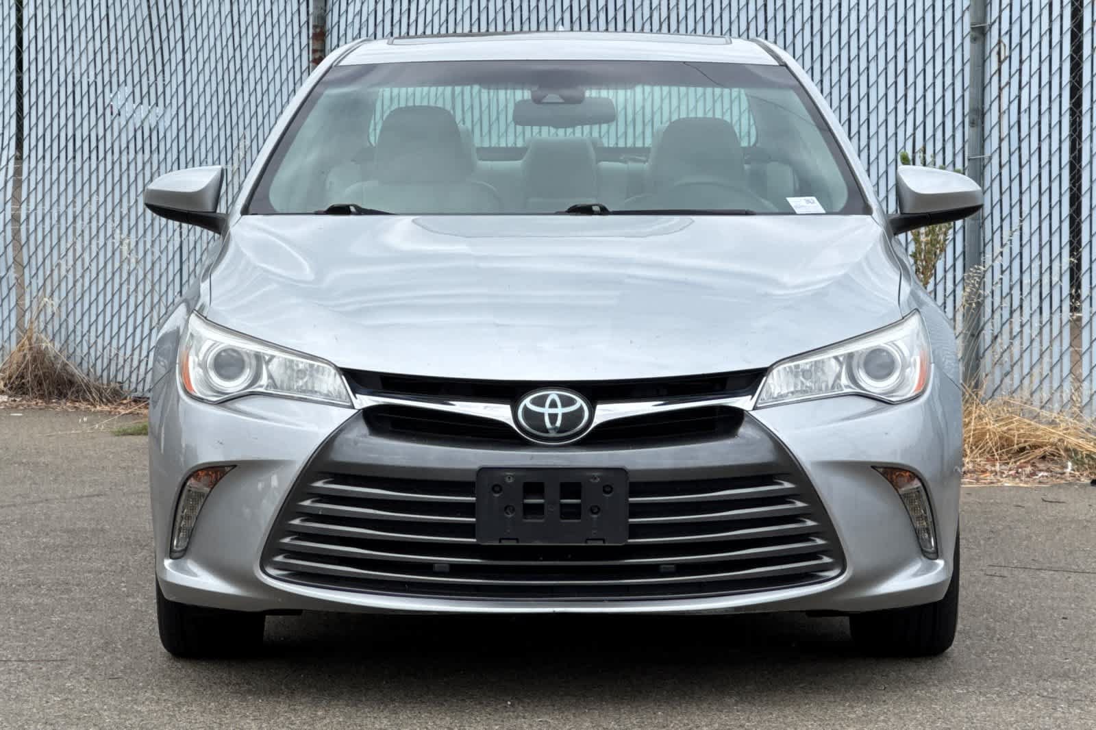 Used 2017 Toyota Camry XLE w/ Moonroof Package FWD image 8