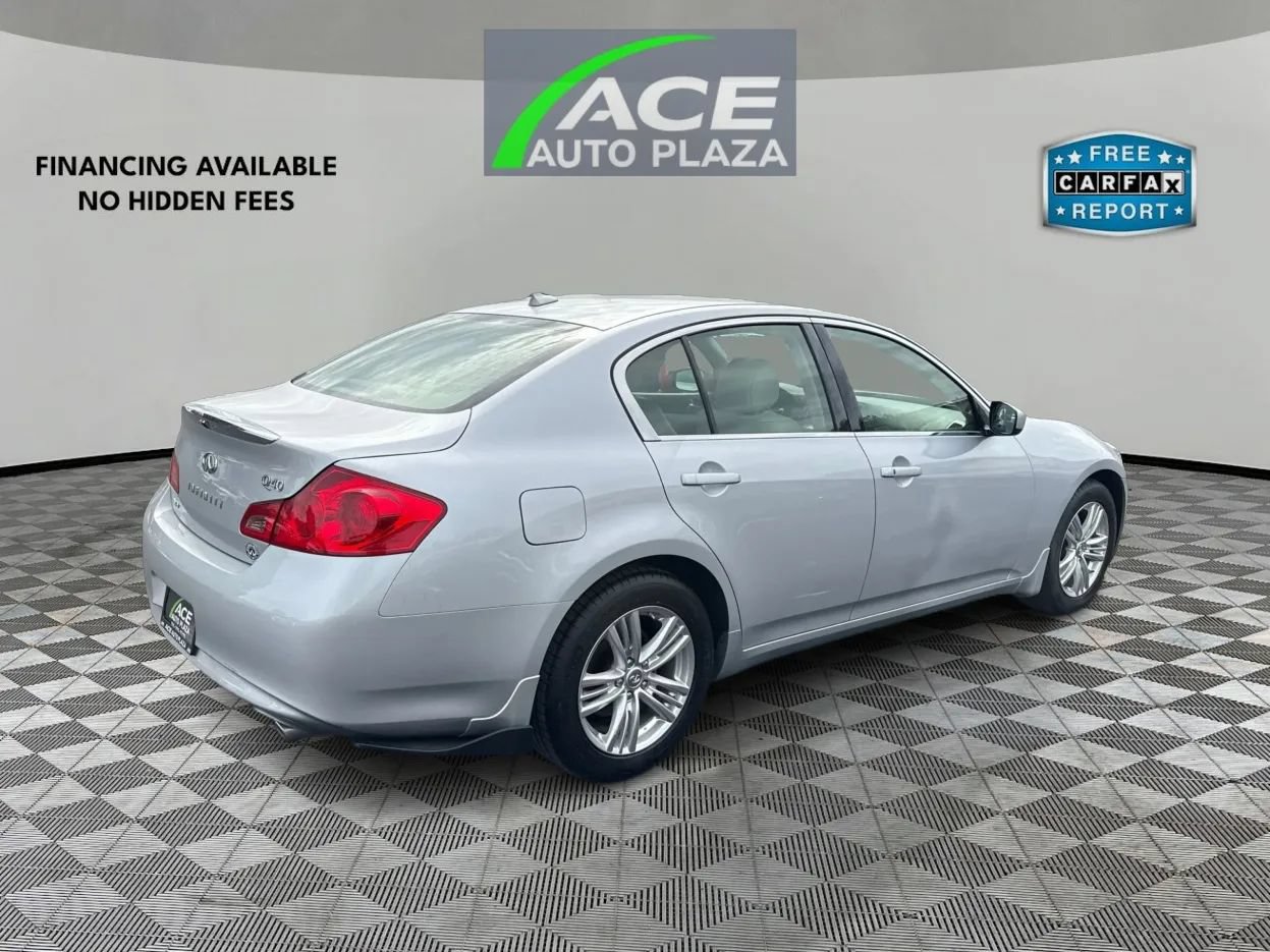 Used 2015 INFINITI Q40 AWD w/ Moonroof Package image 5
