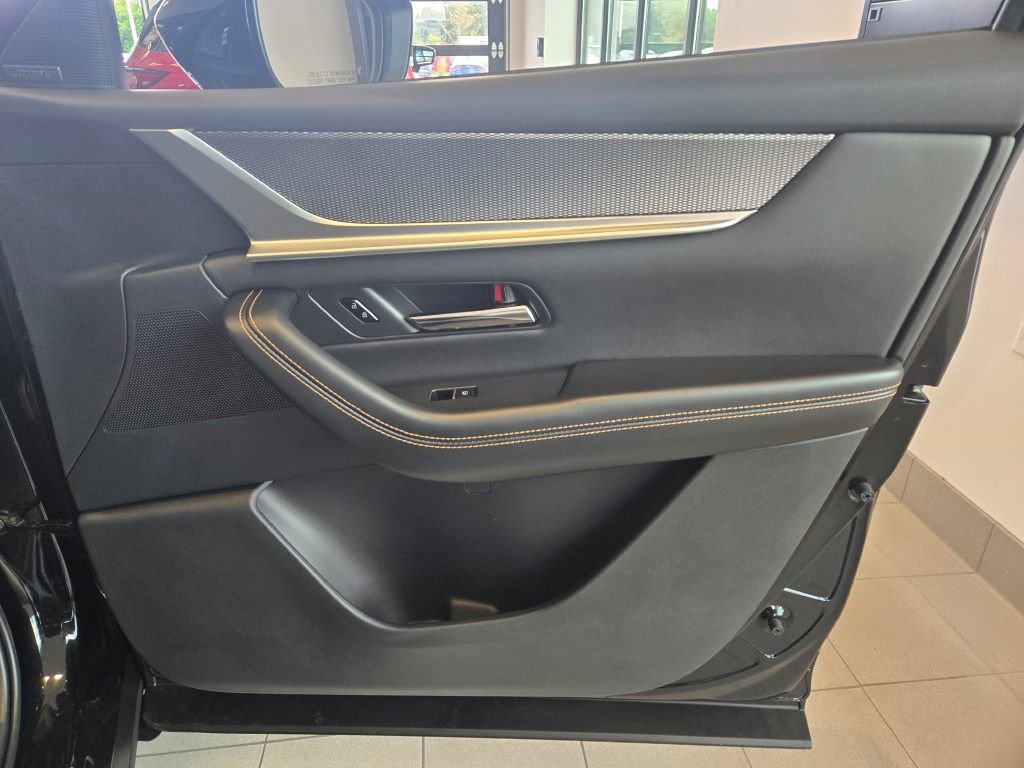 New 2025 MAZDA CX-70 Plug-In Hybrid w/ Premium Pkg image 6