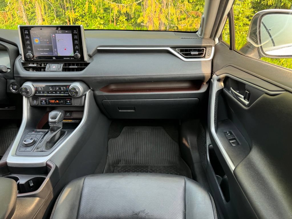Used 2021 Toyota RAV4 Limited AWD/4WD image 28