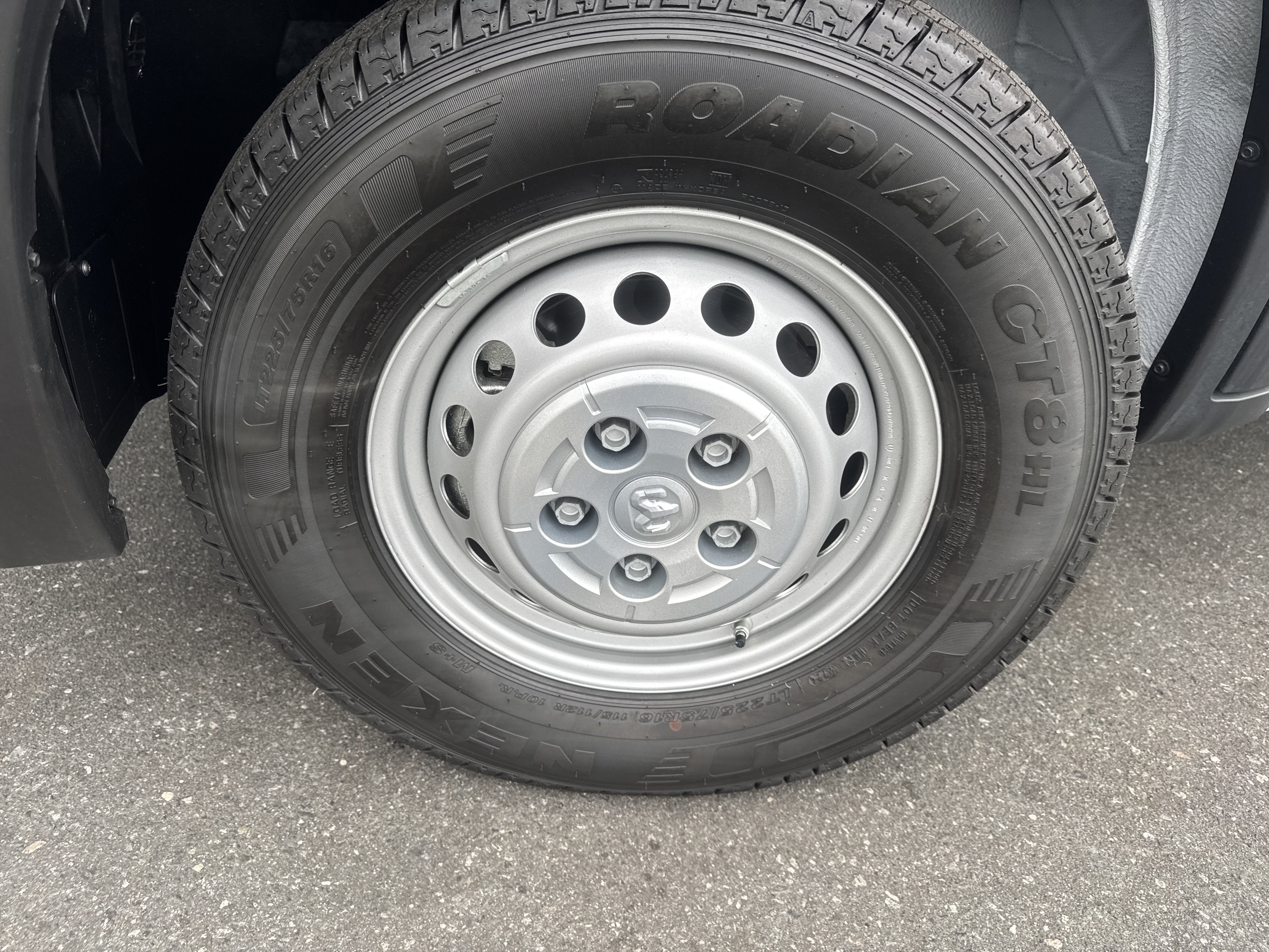 New 2025 RAM ProMaster 3500 w/ Premium Convenience Group FWD image 8