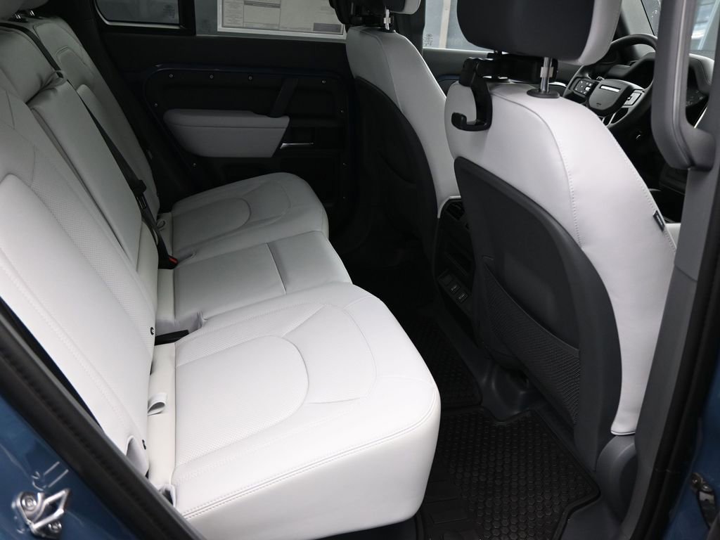New 2026 Land Rover Defender 110 X-Dynamic SE AWD/4WD image 8