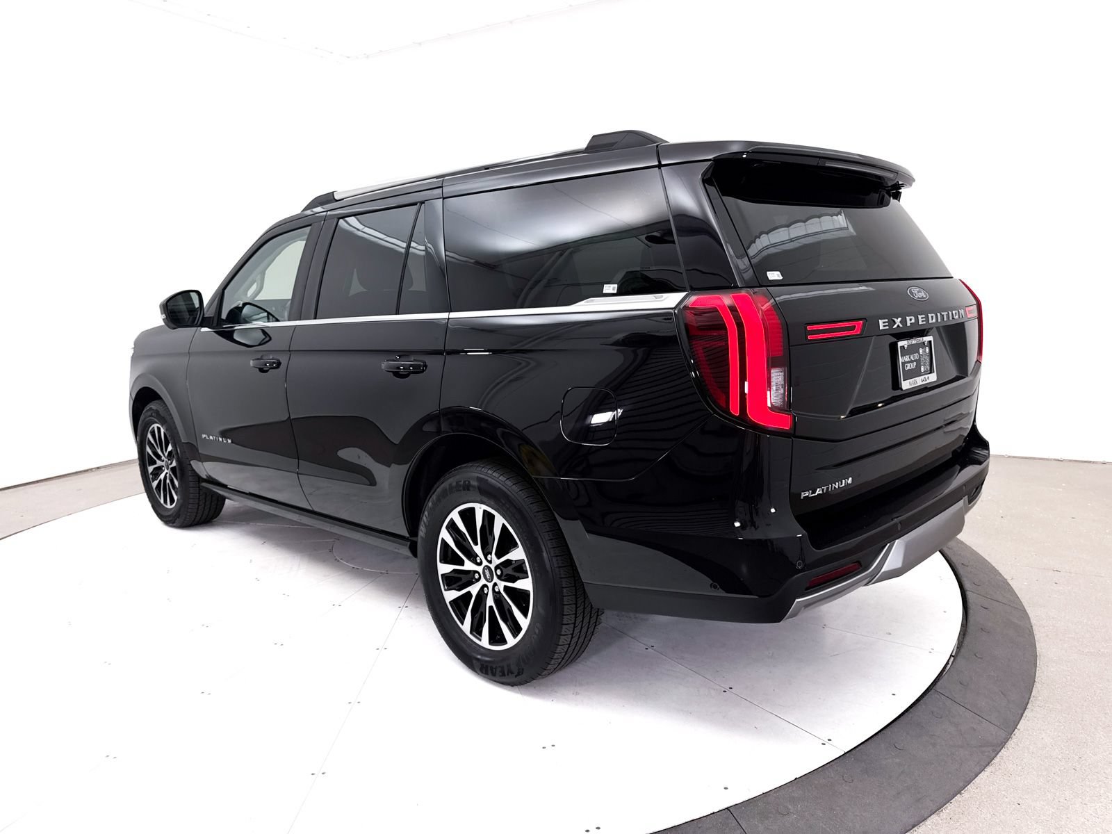 Used 2025 Ford Expedition Platinum AWD/4WD image 19