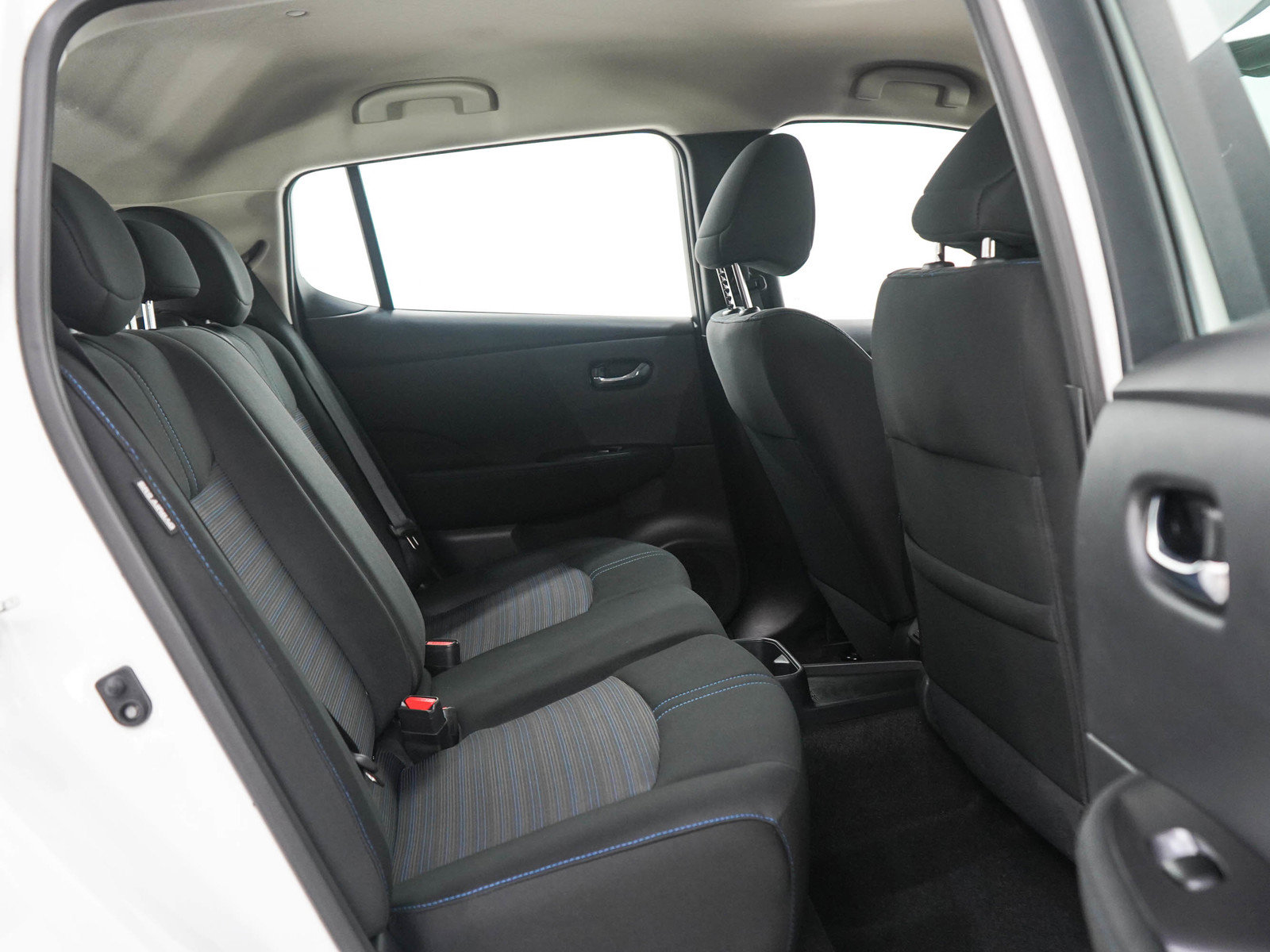 Used 2025 Nissan Leaf S FWD image 12