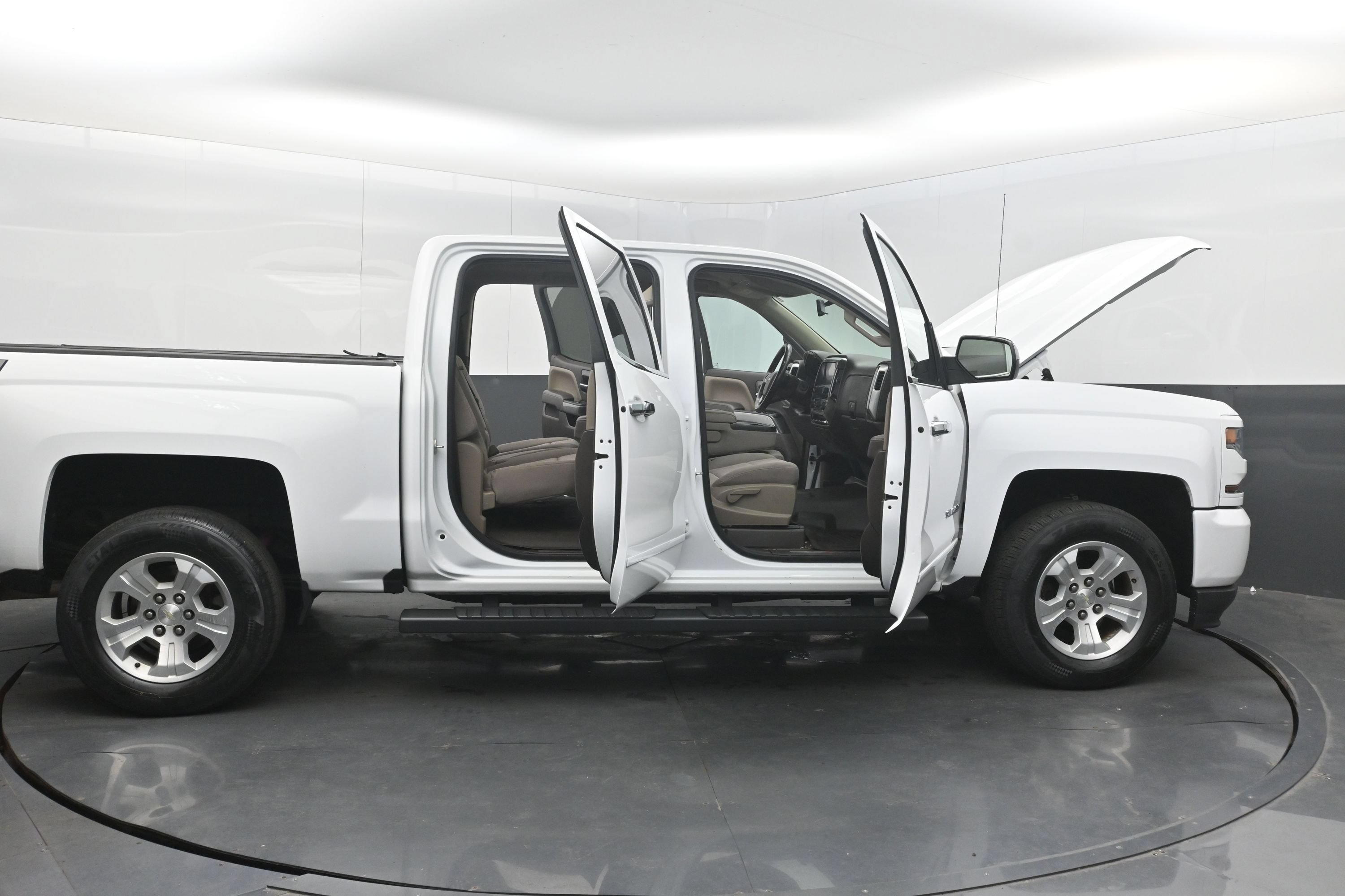 Used 2018 Chevrolet Silverado 1500 LT w/ All Star Edition AWD/4WD image 41