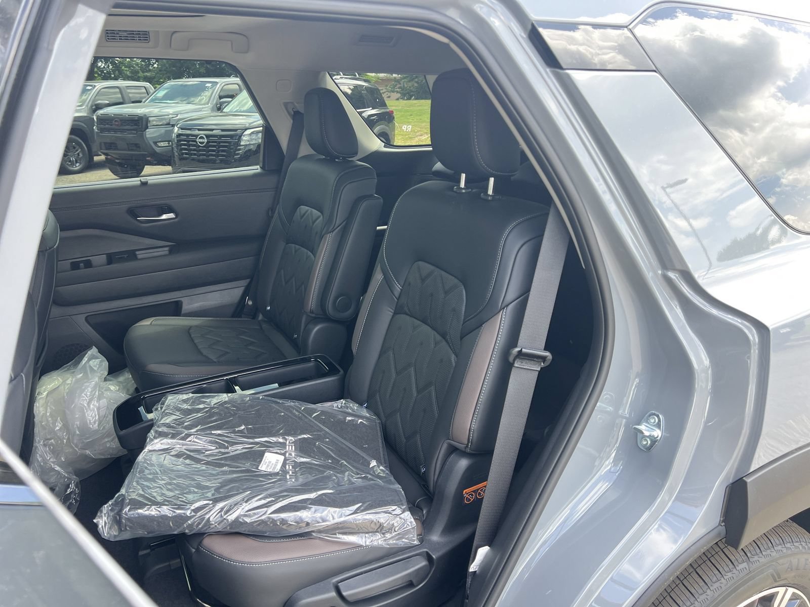 New 2026 Nissan Pathfinder Platinum FWD image 19