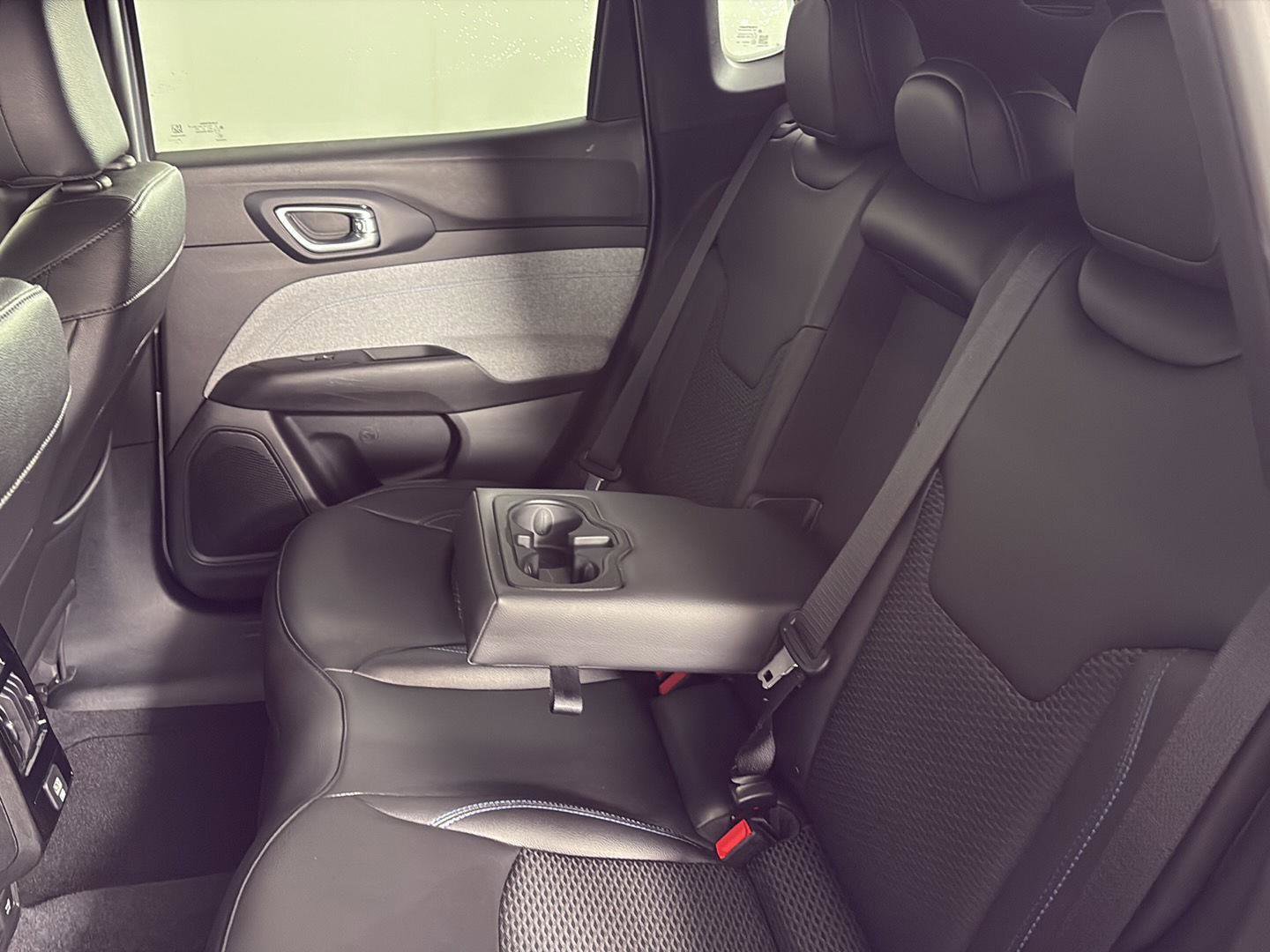 Used 2025 Jeep Compass Latitude image 22