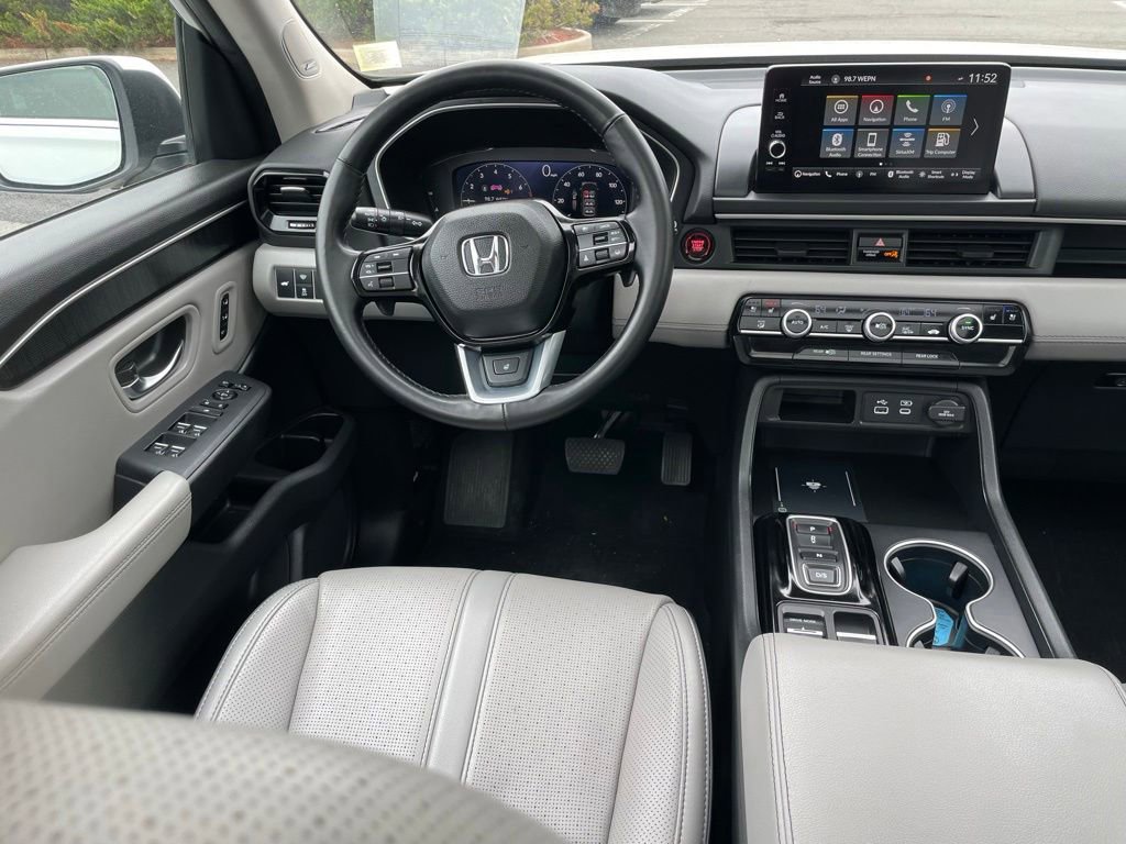 Used 2023 Honda Pilot Elite image 10