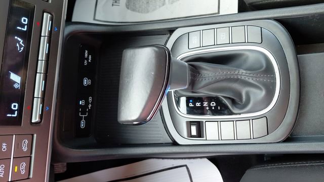 Used 2025 Hyundai Kona SEL image 21