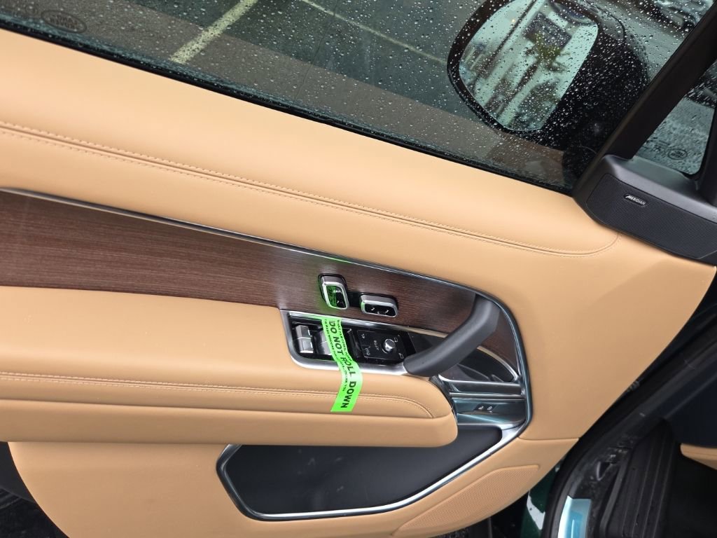 New 2026 Land Rover Range Rover Long Wheelbase SE AWD/4WD image 11