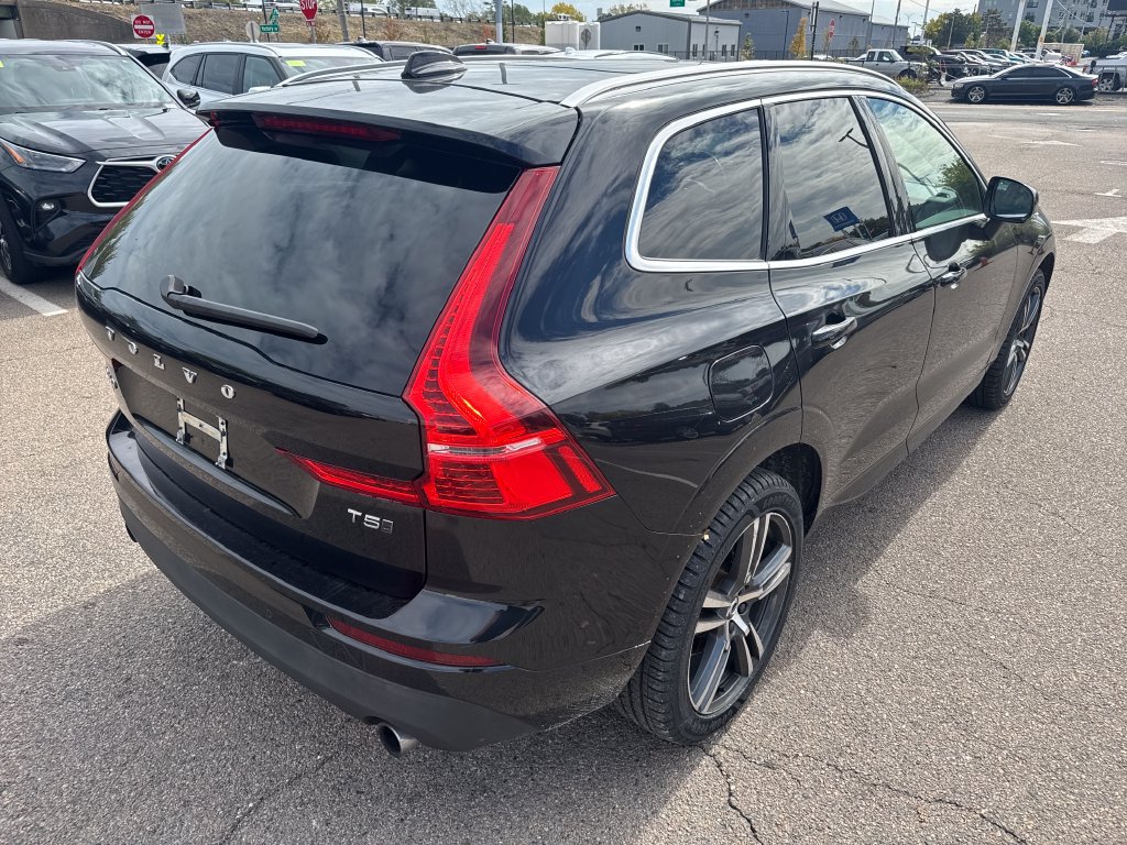 Used 2019 Volvo XC60 T5 Momentum w/ Protection Package Premier AWD/4WD image 9
