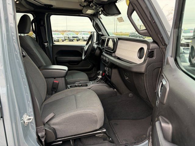 Used 2024 Jeep Wrangler Unlimited image 16