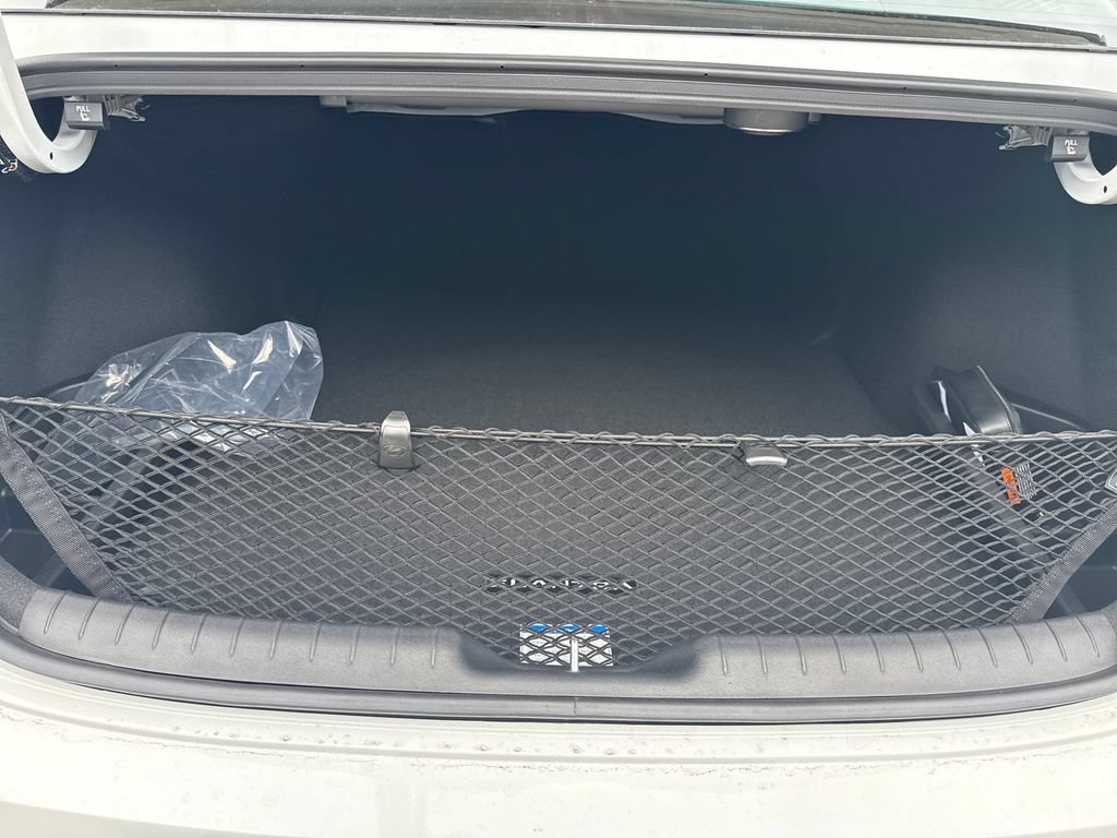 New 2026 Hyundai Elantra Limited FWD image 31