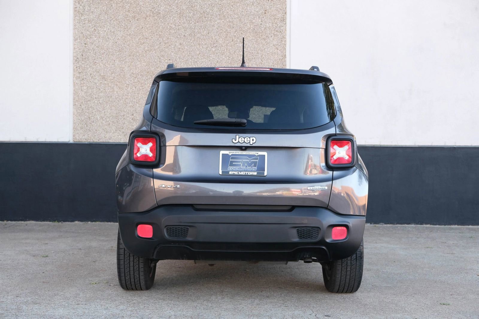 Used 2017 Jeep Renegade Latitude image 16