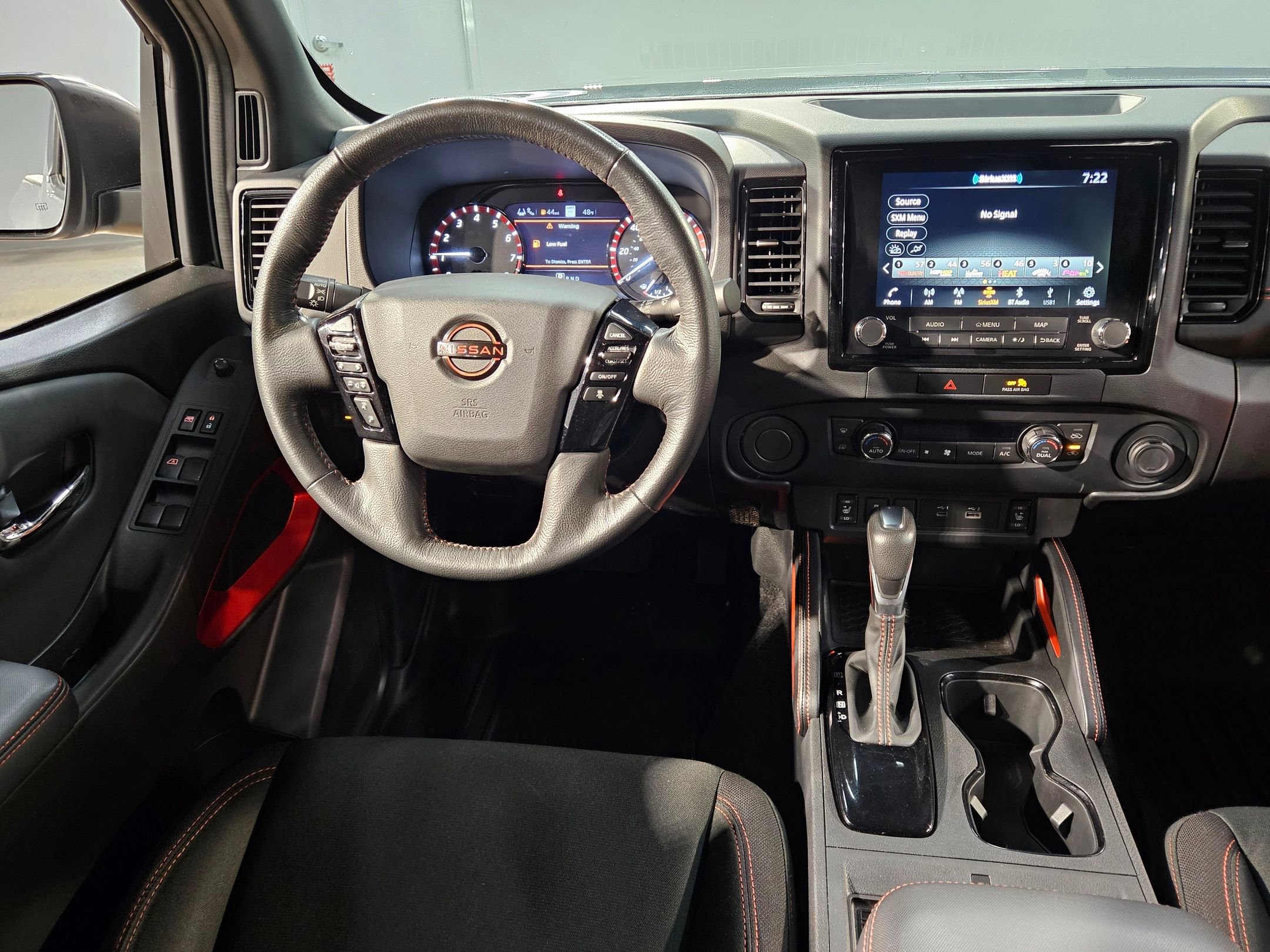 Used 2022 Nissan Frontier Pro-X RWD image 9