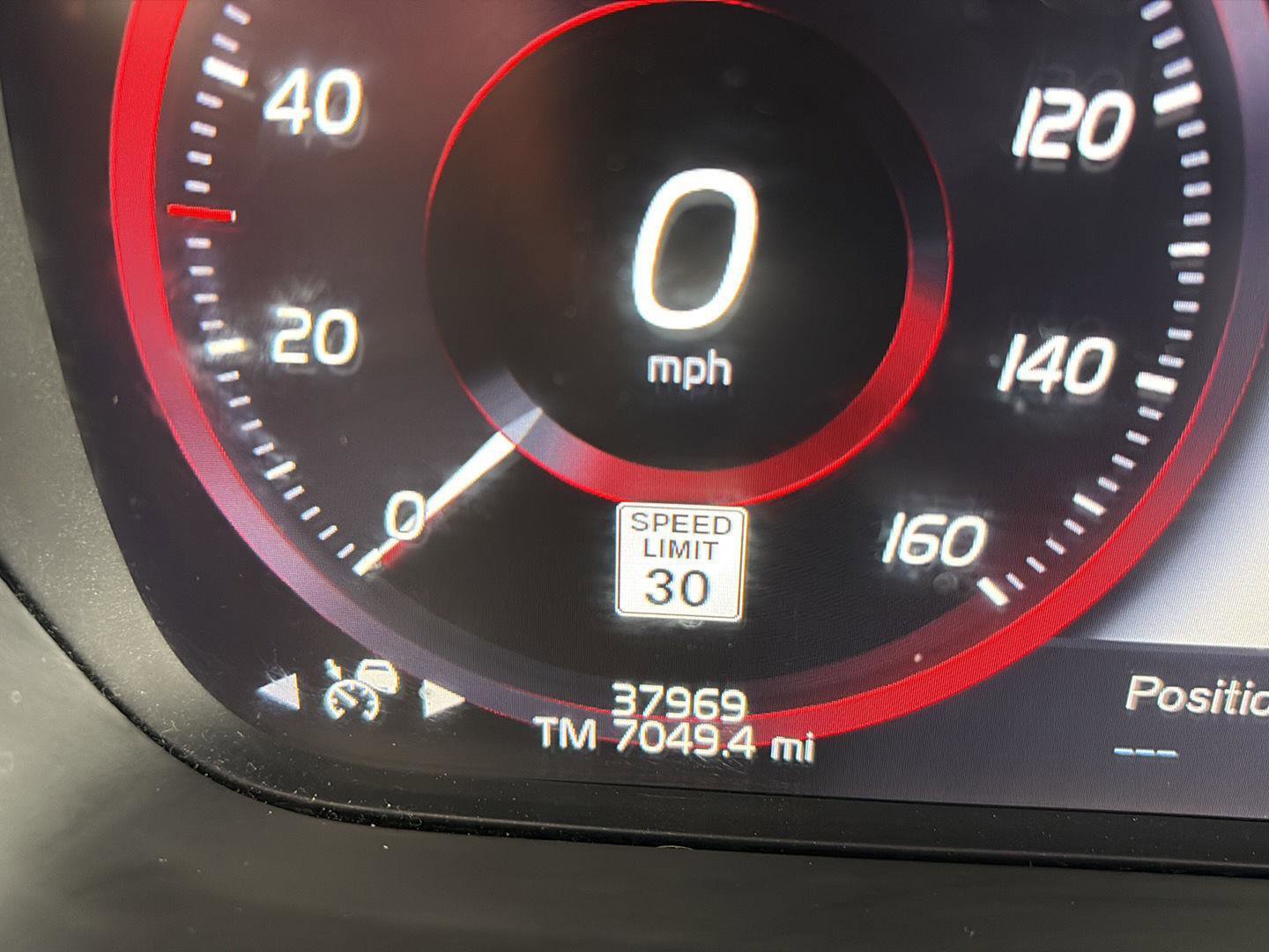 Used 2021 Volvo XC90 T6 Momentum w/ Climate Package image 25