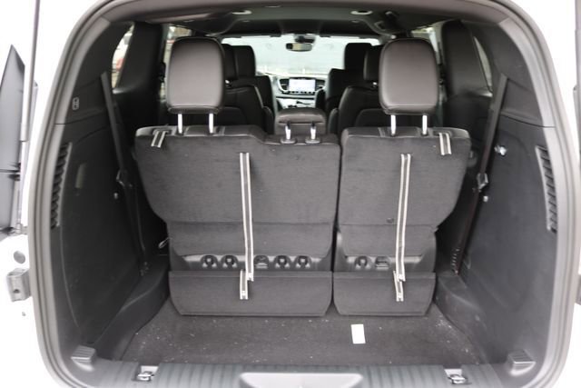 New 2026 Chrysler Pacifica Select FWD image 17