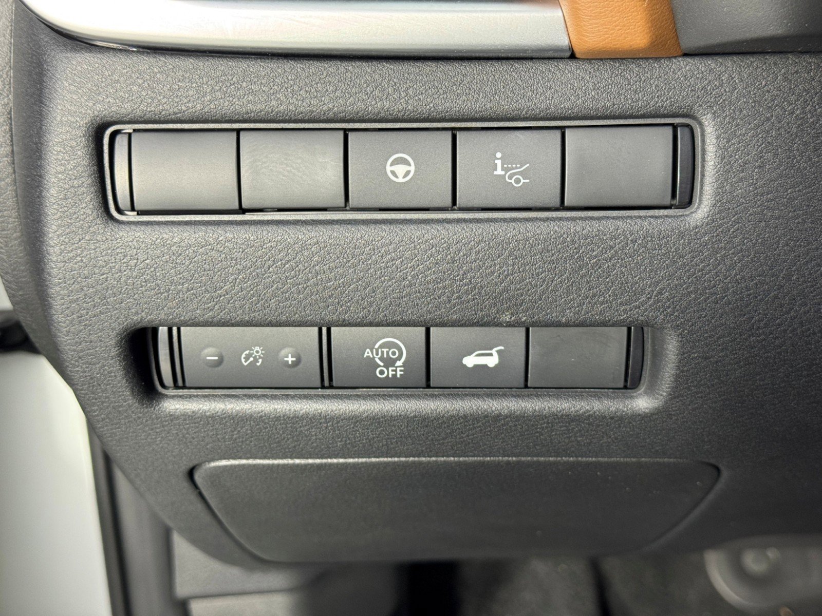 Used 2024 Nissan Rogue Platinum w/ Platinum Premium Package FWD image 18