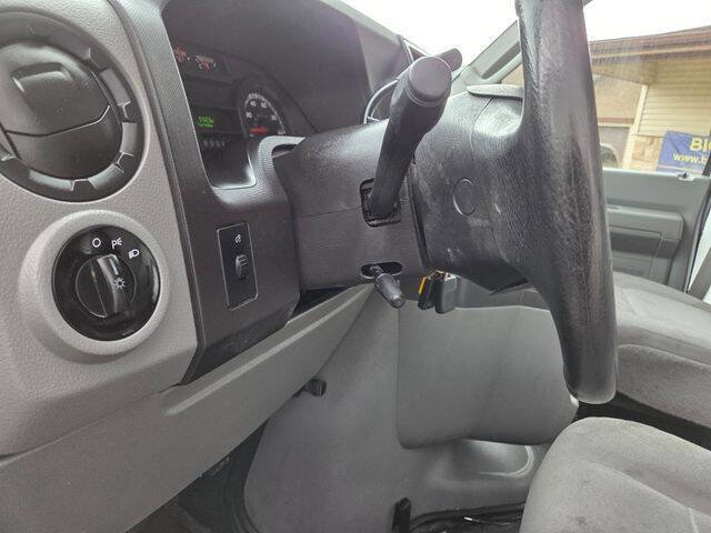 Used 2018 Ford E-350 and Econoline 350 Super Duty w/ Power Windows & Locks Group RWD image 19