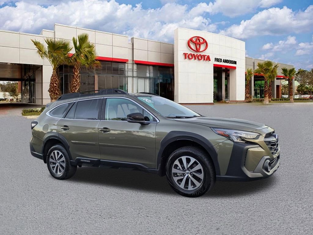 Used 2025 Subaru Outback Premium AWD/4WD image 1