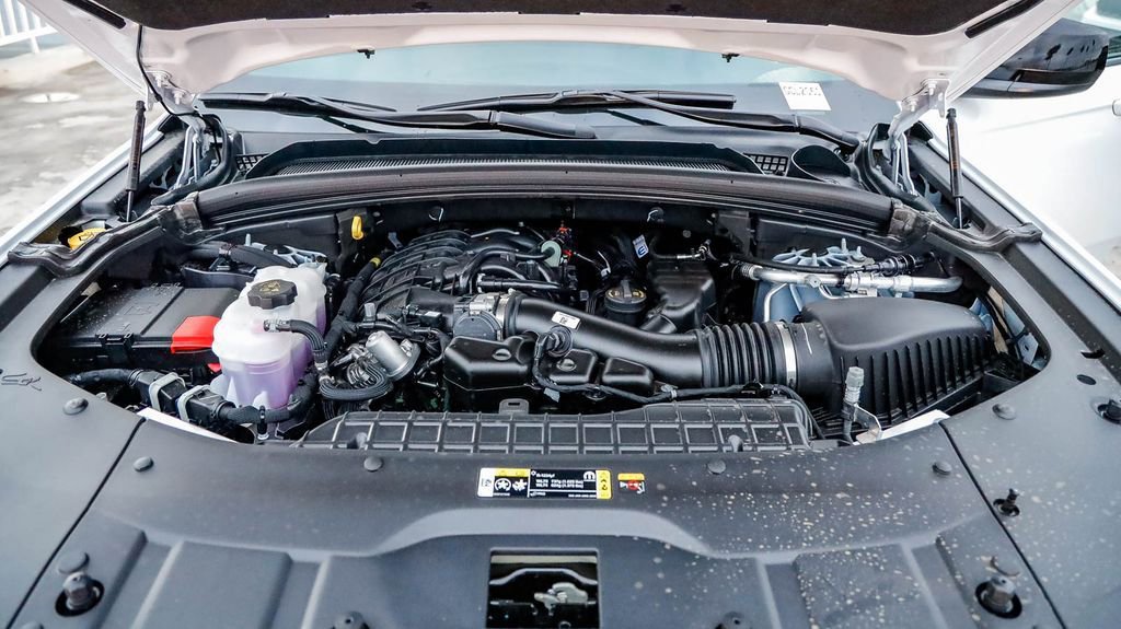 New 2025 Jeep Grand Cherokee L Laredo w/ Luxury Tech Group I image 29