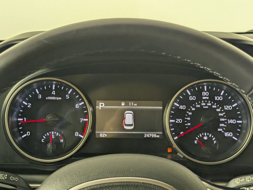 Used 2024 Kia Carnival LX image 17