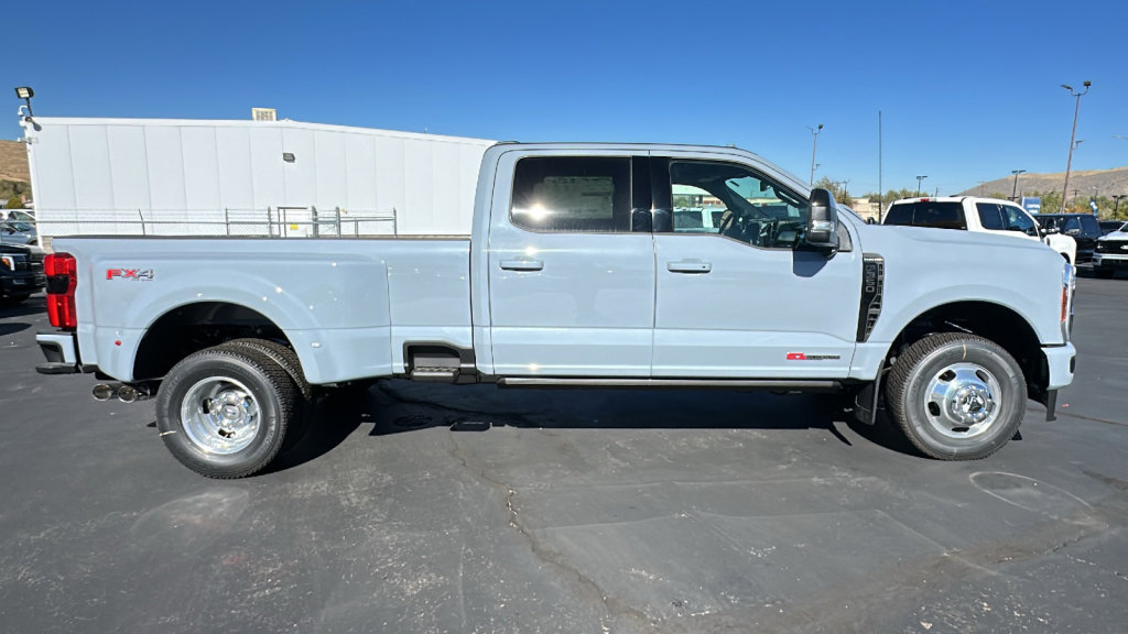 New 2026 Ford F350 Platinum image 2