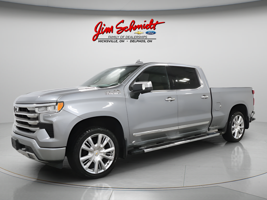 Used 2024 Chevrolet Silverado 1500 High Country w/ High Country Premium Package AWD/4WD image 2