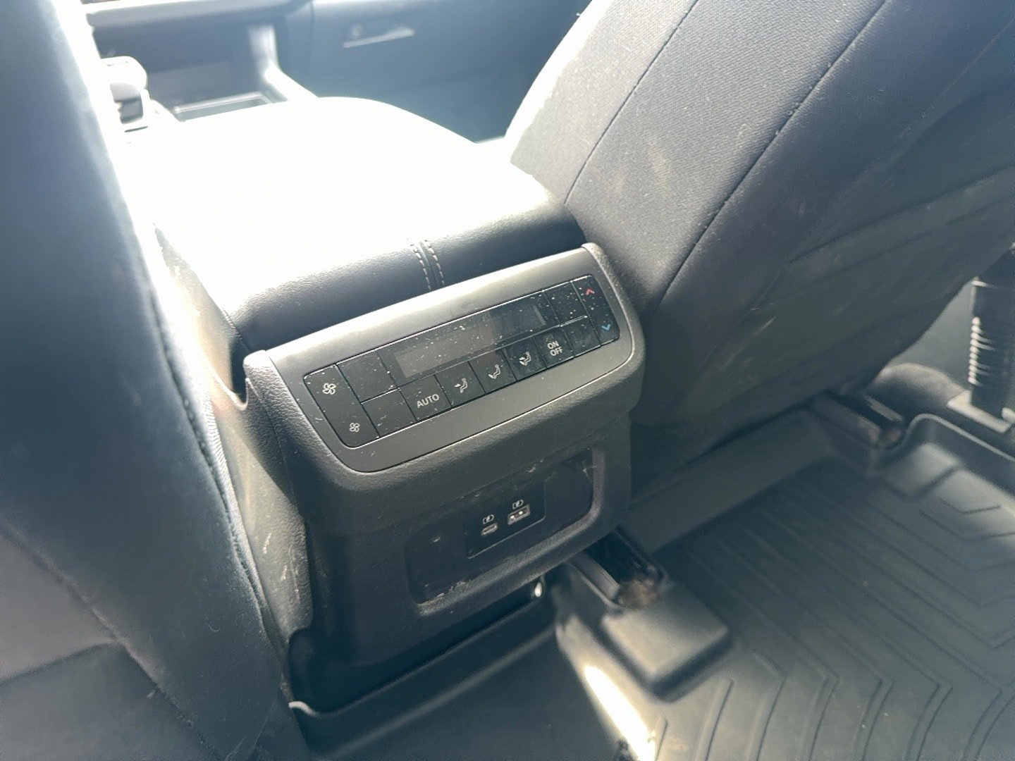 Used 2022 Nissan Pathfinder SV AWD/4WD image 14