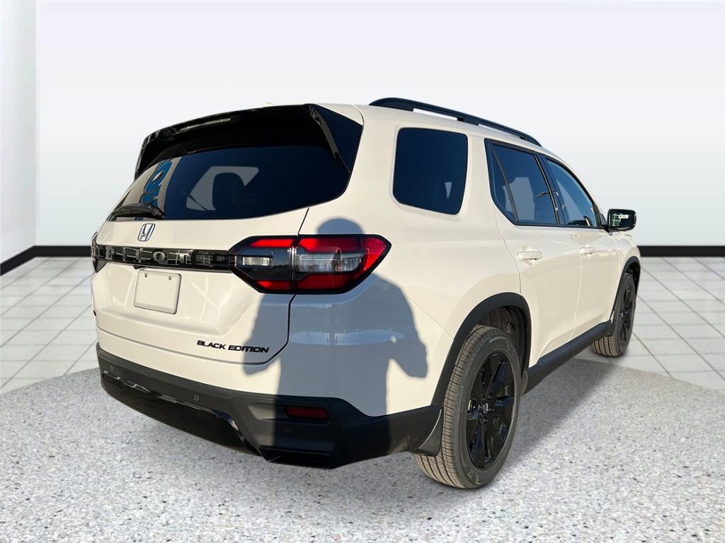 New 2026 Honda Pilot Black Edition image 3