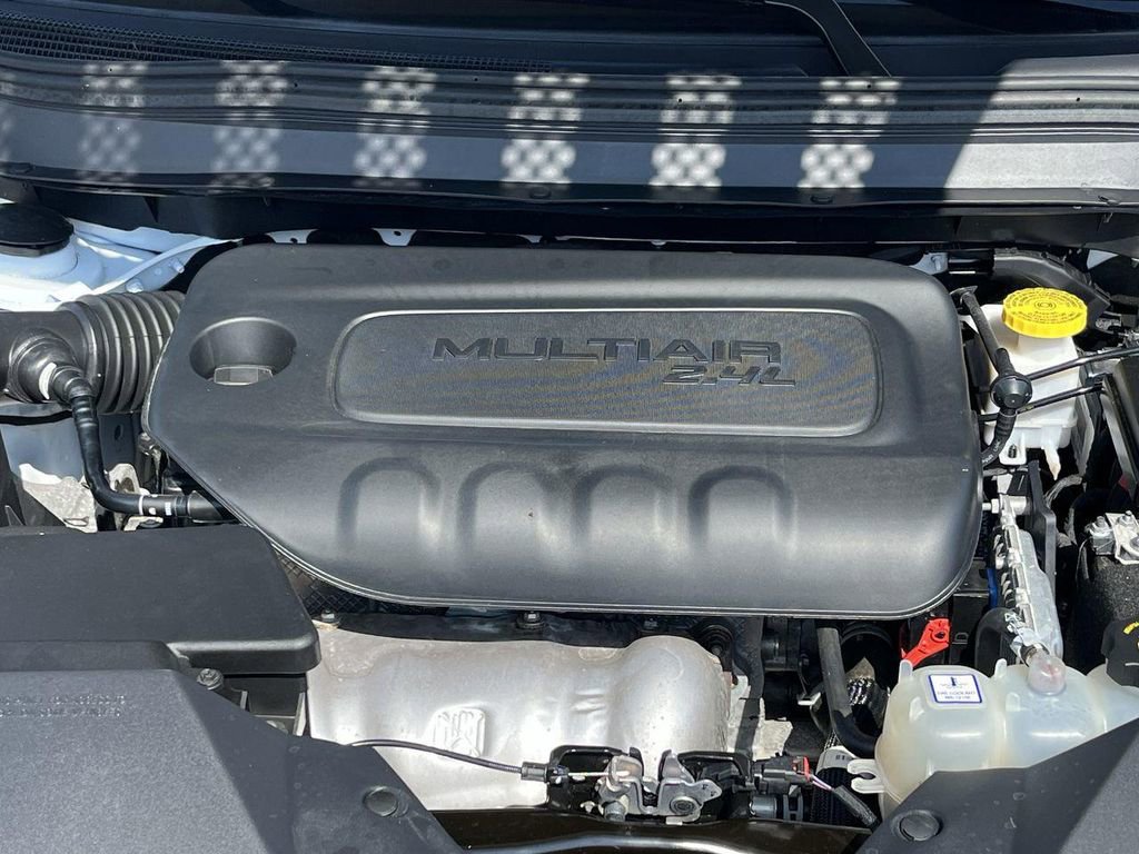 Used 2023 Jeep Cherokee Altitude Lux image 29