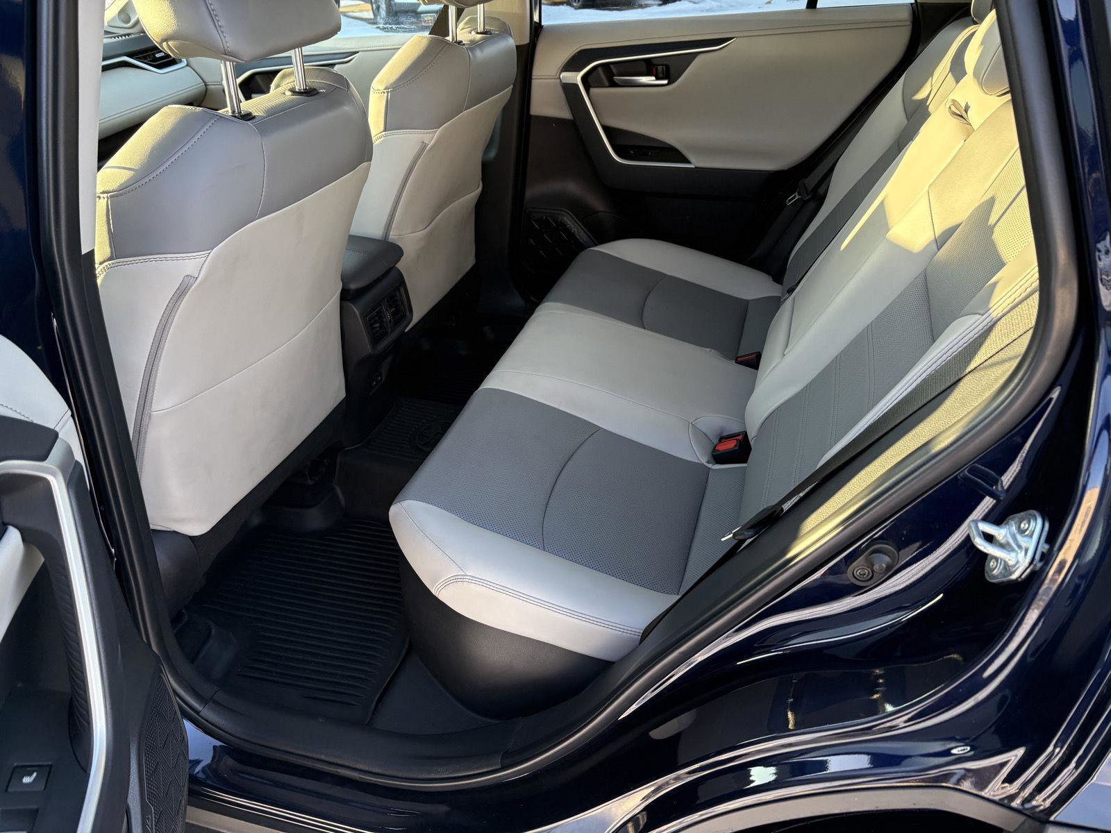 Used 2024 Toyota RAV4 Limited image 16