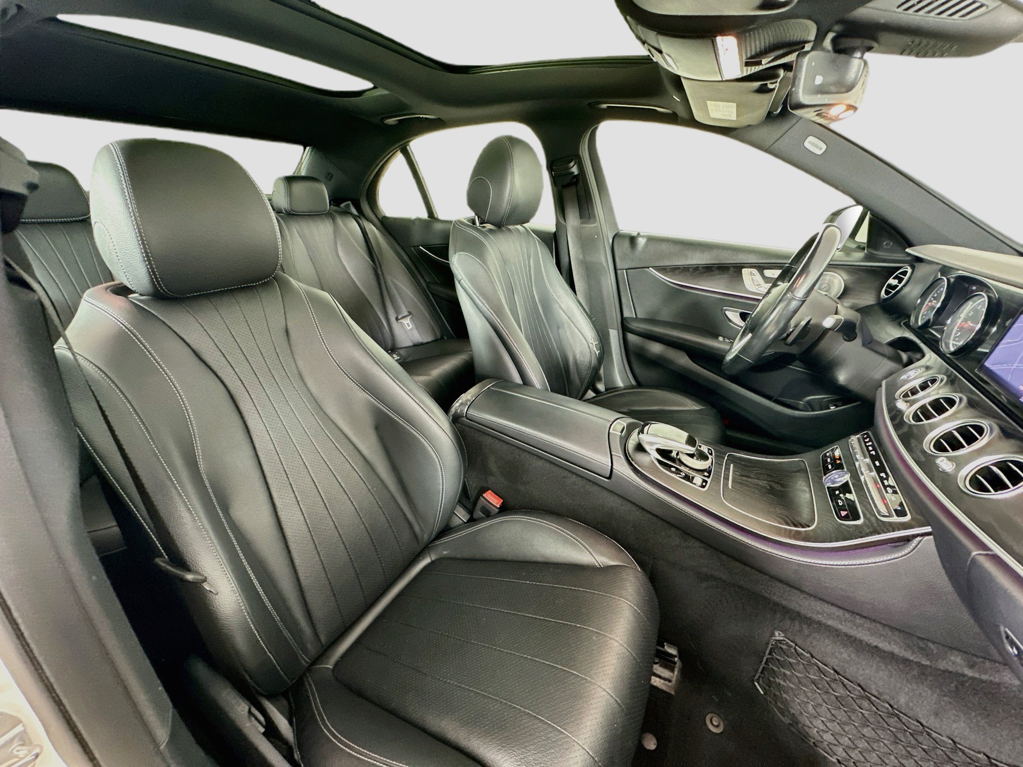 Certified 2019 Mercedes-Benz E 300 4MATIC image 36