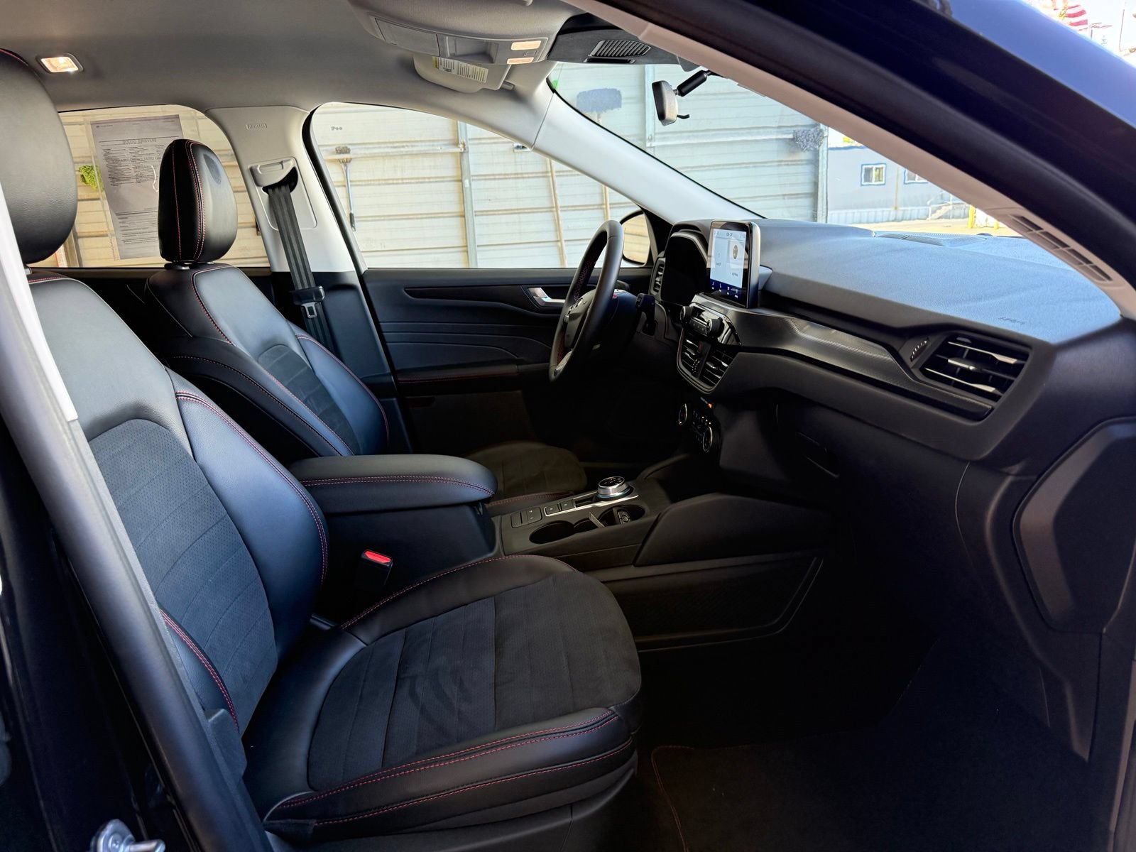 Used 2022 Ford Escape SEL w/ Technology Package AWD/4WD image 10