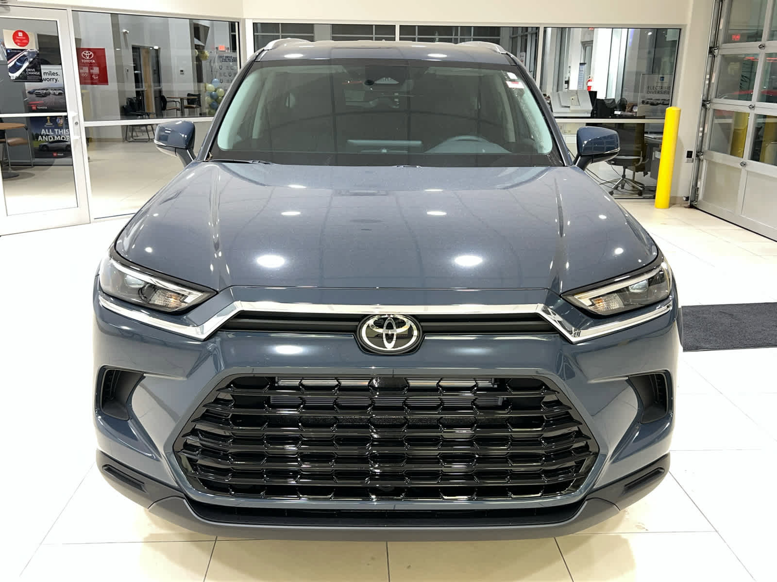 New 2026 Toyota Grand Highlander XLE image 3