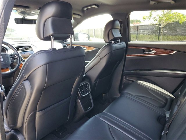 Used 2019 Lincoln Nautilus Select image 17
