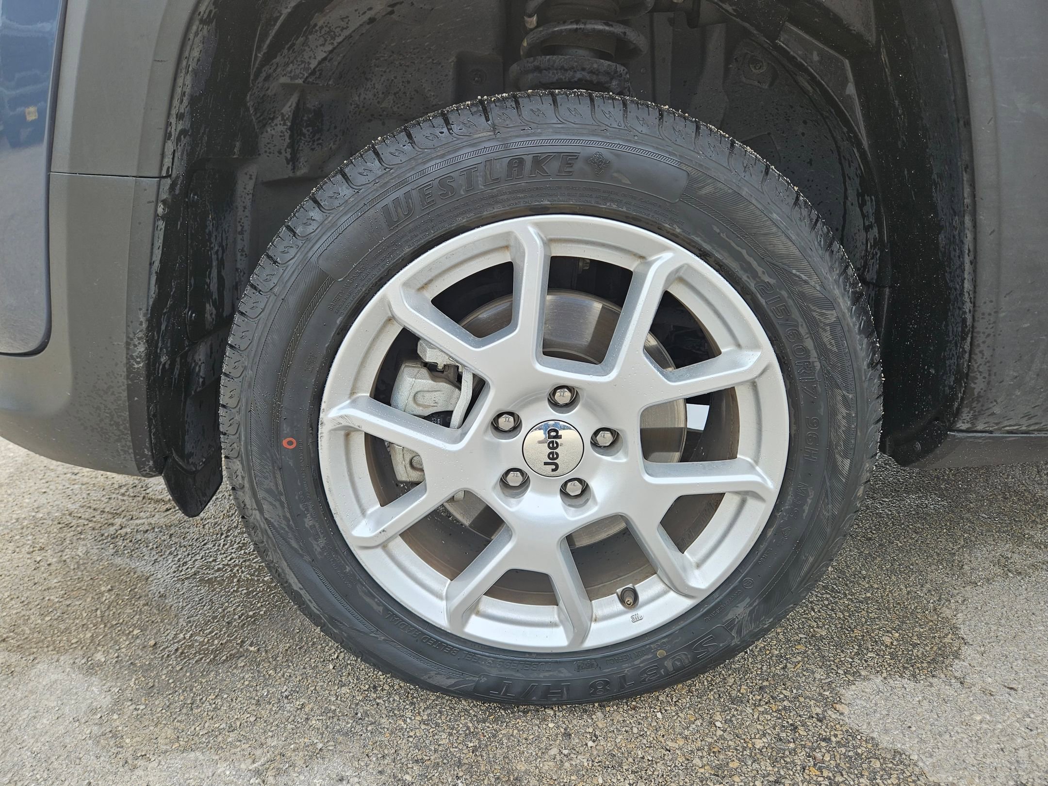 Certified 2023 Jeep Renegade Latitude image 31